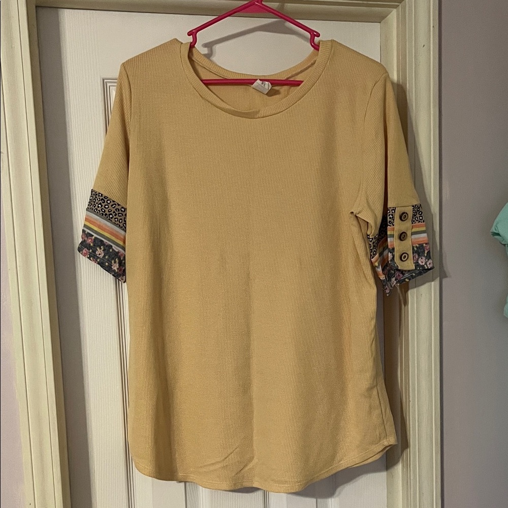 7th Ray Yellow Short Sleeve Top with Patterned Sleeves